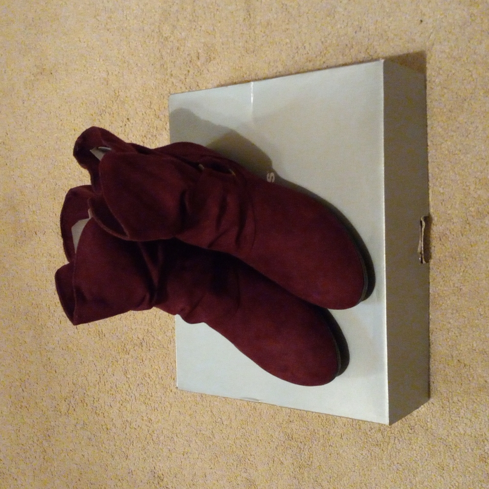 NWT Booties (9.5) W
